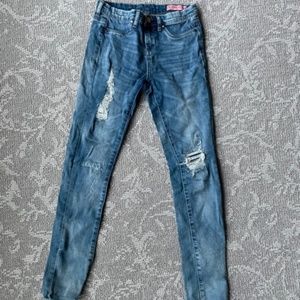 Black NYC Girls Spray-On destructed jeans